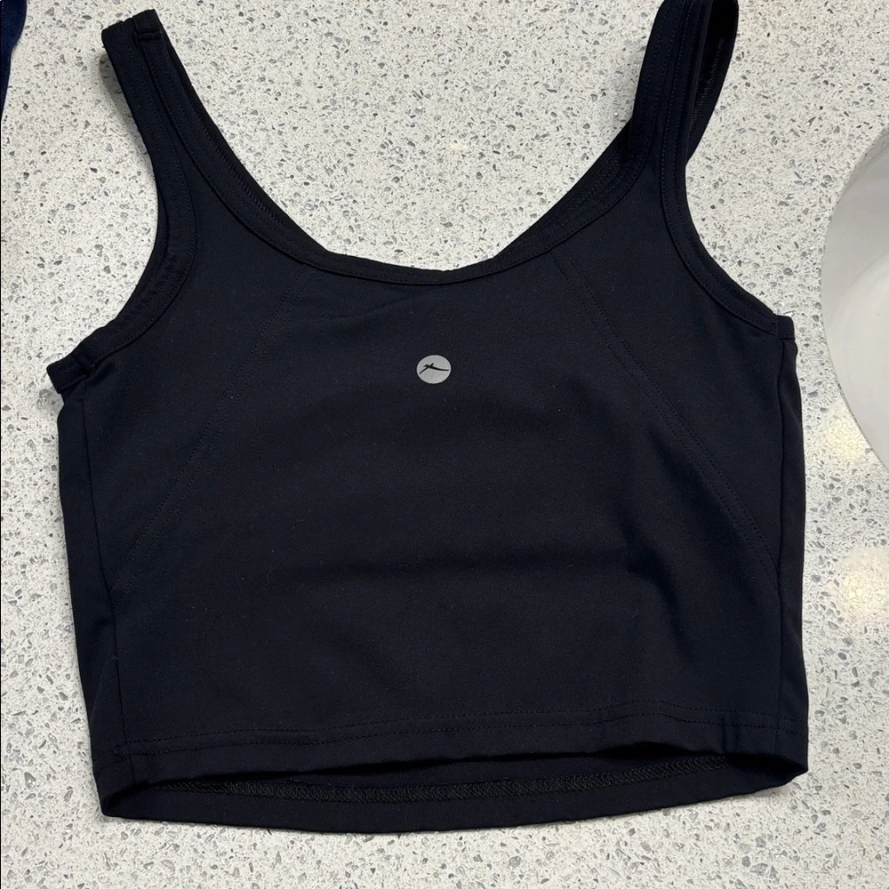 Black V-Neck Cropped Tank Top with built in bra - Picture 4 of 4